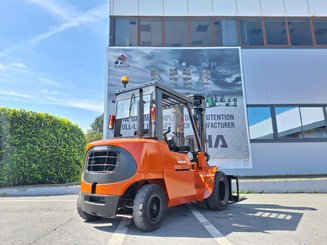Four wheel front forklift Nissan F04D40Q - 4