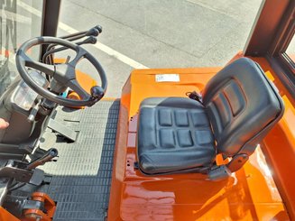 Four wheel front forklift Nissan F04D40Q - 13