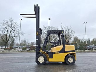 Four wheel front forklift Yale GLP40VX5