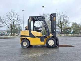 Four wheel front forklift Yale GLP40VX5