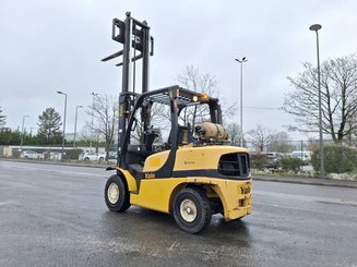 Four wheel front forklift Yale GLP40VX5