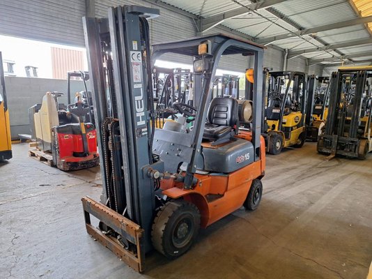 Four wheel front forklift Heli CPYD15 - 1
