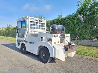 Tow tractor Charlatte TE225