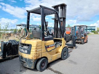 Four wheel front forklift Caterpillar GP18 - 1