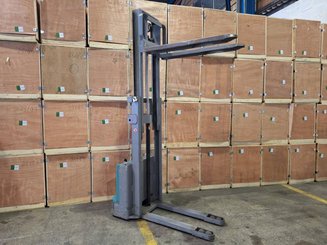 Pedestrian pallet stacker Ameise EPL210 - 11