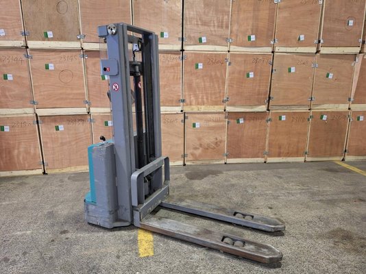 Pedestrian pallet stacker Ameise EPL210 - 1