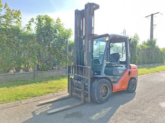 Four wheel front forklift Toyota 52-8FDJF35D - 1