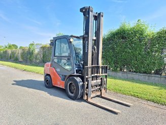 Four wheel front forklift Toyota 52-8FDJF35D - 1
