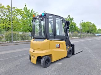 Four wheel front forklift Caterpillar EP30N