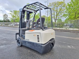 Three wheel front forklift Crown SC5340-1.6 - 3