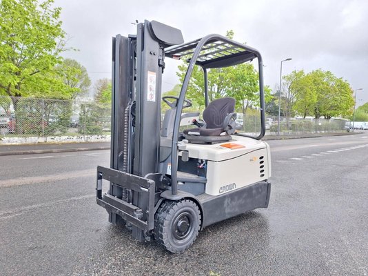 Three wheel front forklift Crown SC5340-1.6 - 1