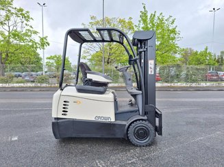 Three wheel front forklift Crown SC5340-1.6 - 5