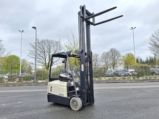 Three wheel front forklift Crown SCT 6000 - 6