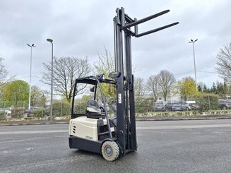 Three wheel front forklift Crown SCT 6000 - 6