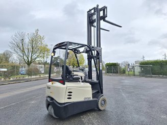 Three wheel front forklift Crown SCT 6000 - 8