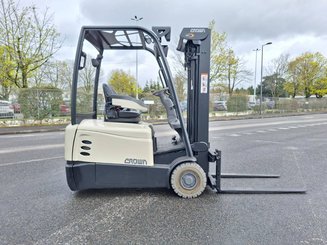 Three wheel front forklift Crown SCT 6000 - 2