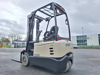 Three wheel front forklift Crown SCT 6000 - 4