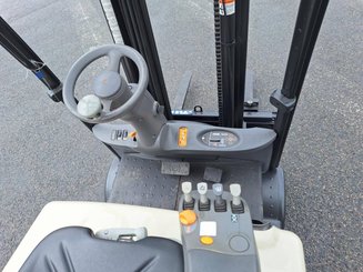 Three wheel front forklift Crown SCT 6000 - 15