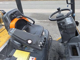 Four wheel front forklift Caterpillar GP25NTD