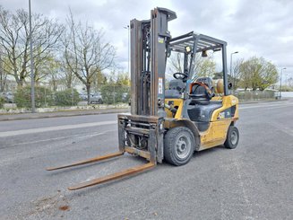 Four wheel front forklift Caterpillar GP25NTD