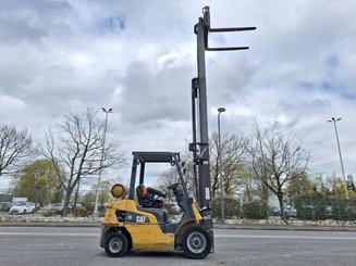 Four wheel front forklift Caterpillar GP25NTD