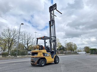 Four wheel front forklift Caterpillar GP25NTD