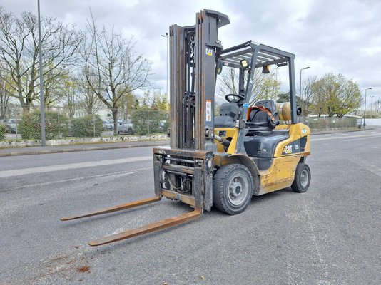 Four wheel front forklift Caterpillar GP25NTD - 1