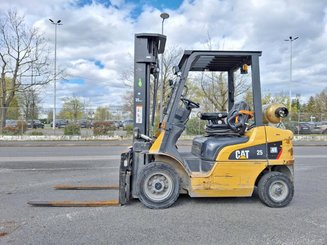 Four wheel front forklift Caterpillar GP25NTD