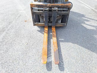 Four wheel front forklift Caterpillar GP25NTD