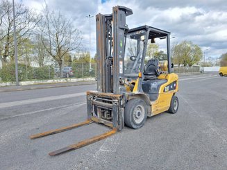 Four wheel front forklift Caterpillar GP25NTD