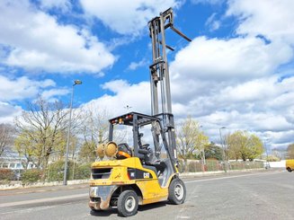 Four wheel front forklift Caterpillar GP25NTD
