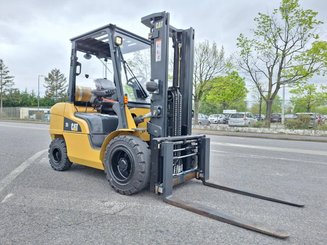 Four wheel front forklift Caterpillar GP35 NTD