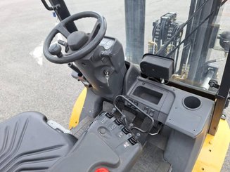 Four wheel front forklift Caterpillar GP35 NTD