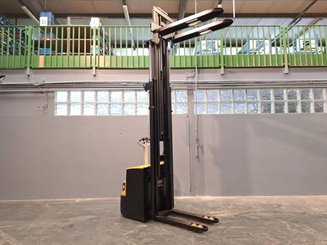 Pedestrian pallet stacker Caterpillar NSP16N2
