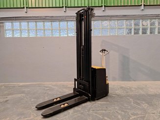 Pedestrian pallet stacker Caterpillar NSP16N2