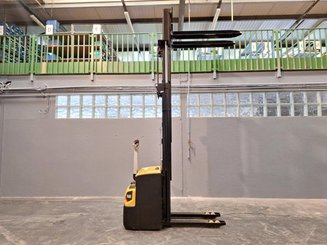 Pedestrian pallet stacker Caterpillar NSP16N2