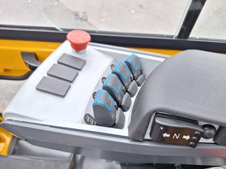 Four wheel front forklift Hangcha XE25i (CPD25-XEY2-SI)