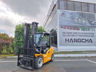 Four wheel front forklift Hangcha XE35i (CPD35-XEY2-SI) - 1