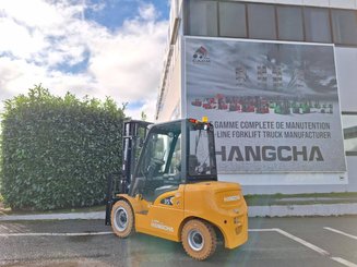 Four wheel front forklift Hangcha XE35i (CPD35-XEY2-SI)