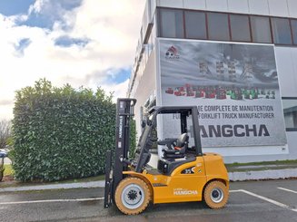 Four wheel front forklift Hangcha XE35i (CPD35-XEY2-SI)