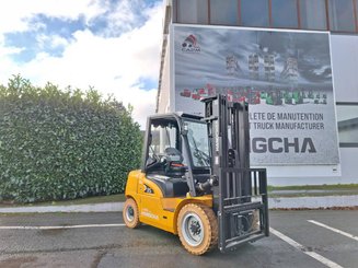 Four wheel front forklift Hangcha XE35i (CPD35-XEY2-SI)