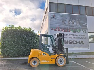 Four wheel front forklift Hangcha XE35i (CPD35-XEY2-SI)