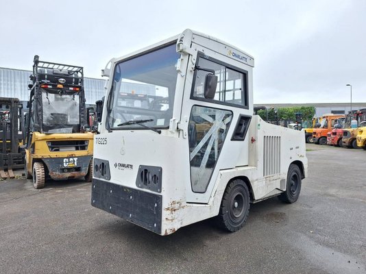 Tow tractor Charlatte TG225 - 1
