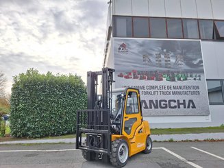 Four wheel front forklift Hangcha XE35i (CPD35-XEY2-SI) - 1