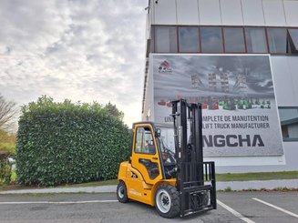 Four wheel front forklift Hangcha XE35i (CPD35-XEY2-SI) - 1