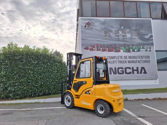 Four wheel front forklift Hangcha XE35i (CPD35-XEY2-SI) - 3