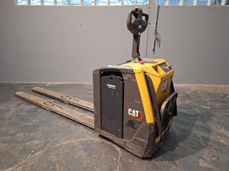 Stand-on pallet truck Caterpillar NPV20N2 - 1