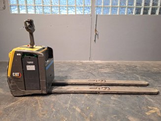 Stand-on pallet truck Caterpillar NPV20N2 - 3