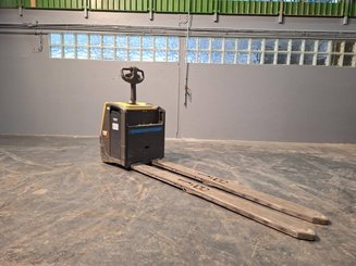 Stand-on pallet truck Caterpillar NPV20N2 - 1