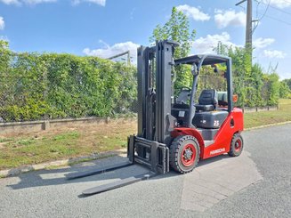 Four wheel front forklift Hangcha XF25G - 1